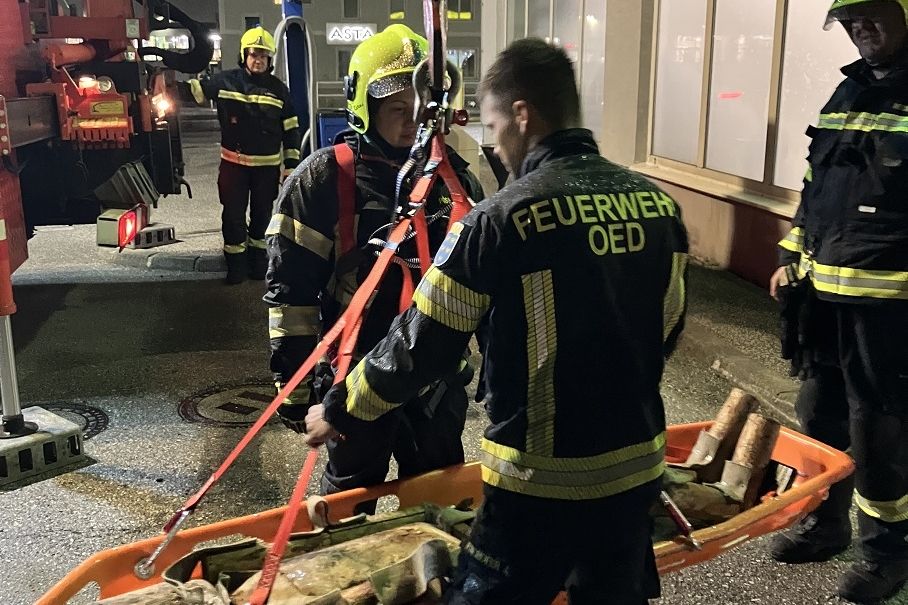 FF Oed: Übung "Retten aus Höhen"