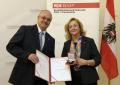Verleihung Ehrenzeichen berreichung_ehrenzeichen