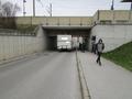 Foto: FF Theresienfeld 20150408_lkw_bahnbruecke_theresienfeld_001