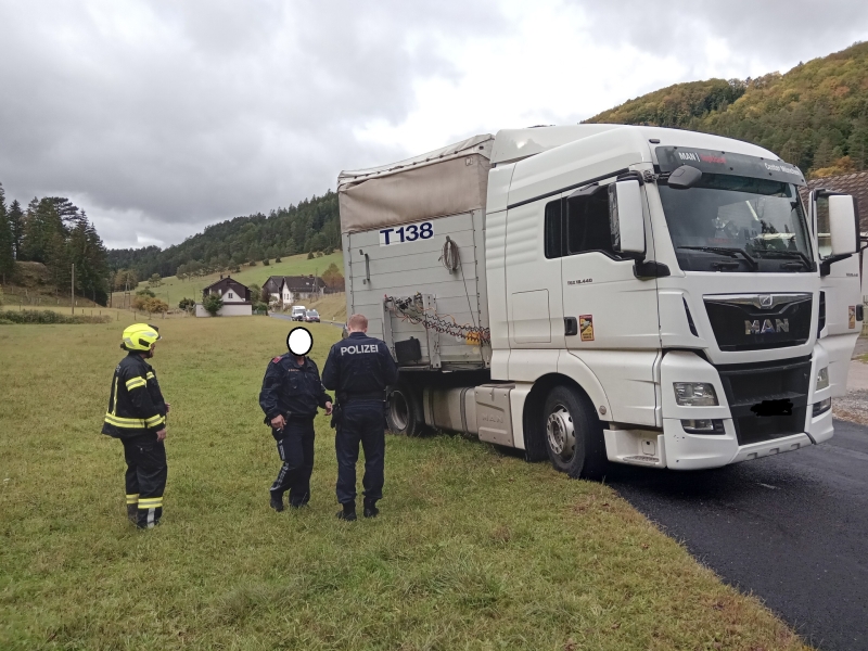 20220930 lkw bergung feichtenbach 001