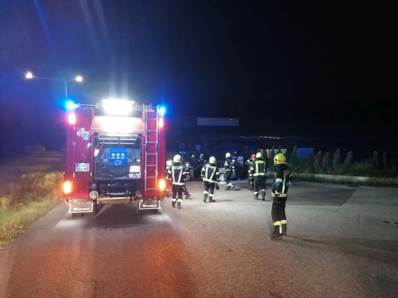 20240804 fzg brand gewerbepark ff markt piesting 001