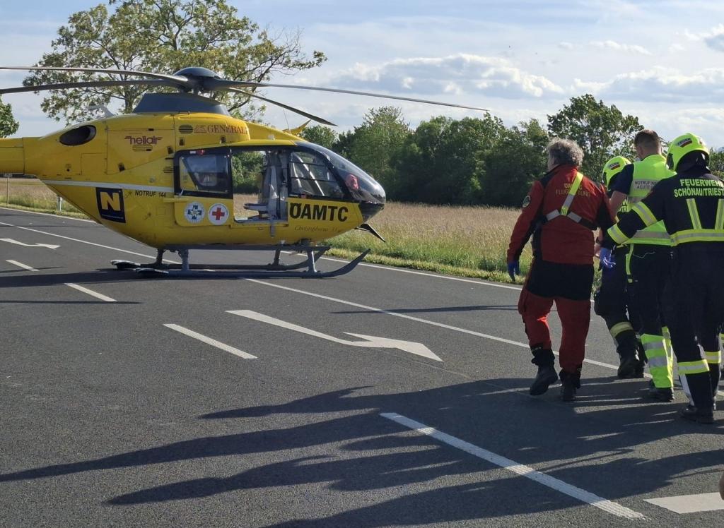 FF Sollenau: Verkehrsunfall mit Menschenrettung