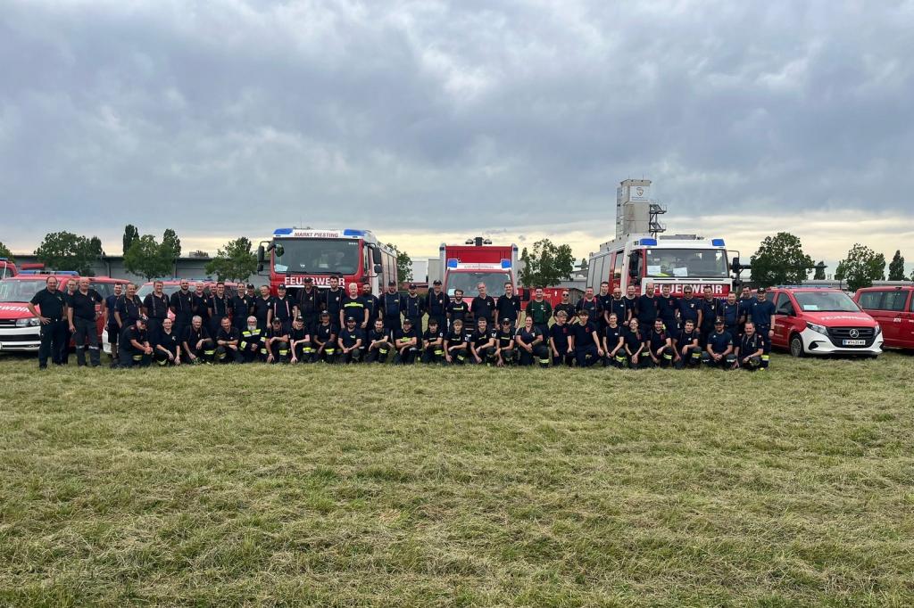 Unterstützung für &quot;KAT25 - Feuerwehr hautnah&quot; durch die 21. KHD Bereitschaft Mannschaftsfoto