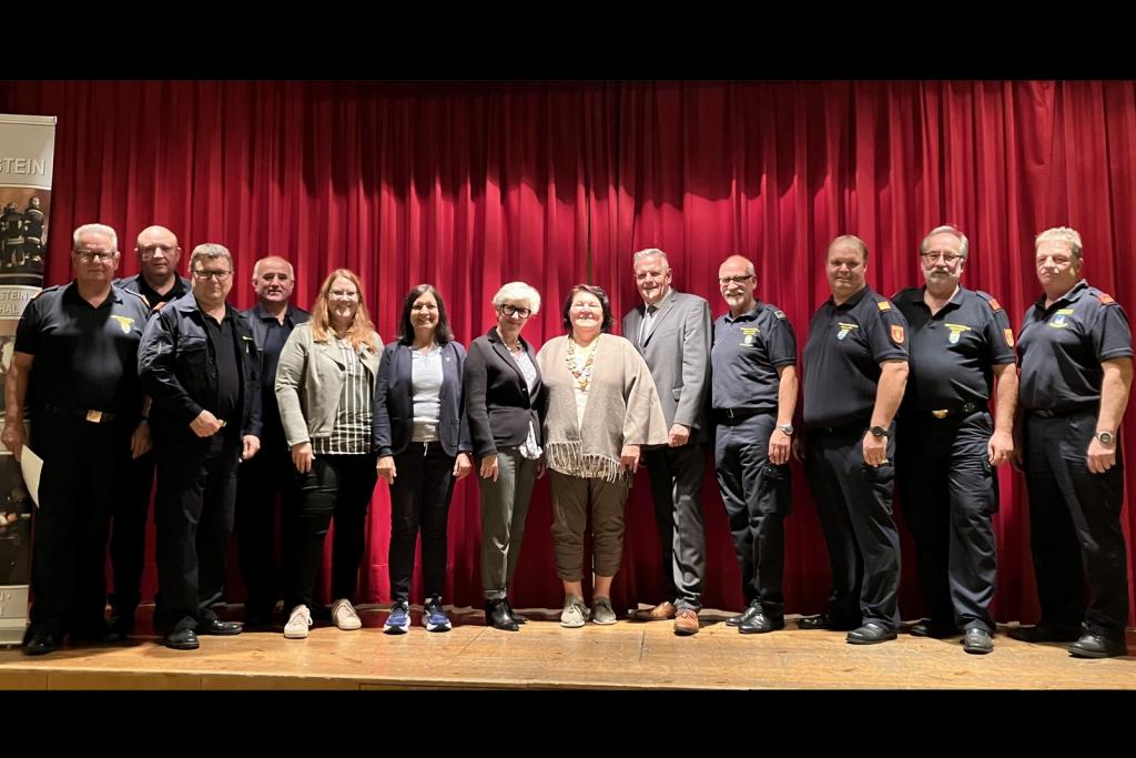 AFKDO Gutenstein: Vergabe der Hochwassermedaillen Gruppenfoto mit Ehrengäste