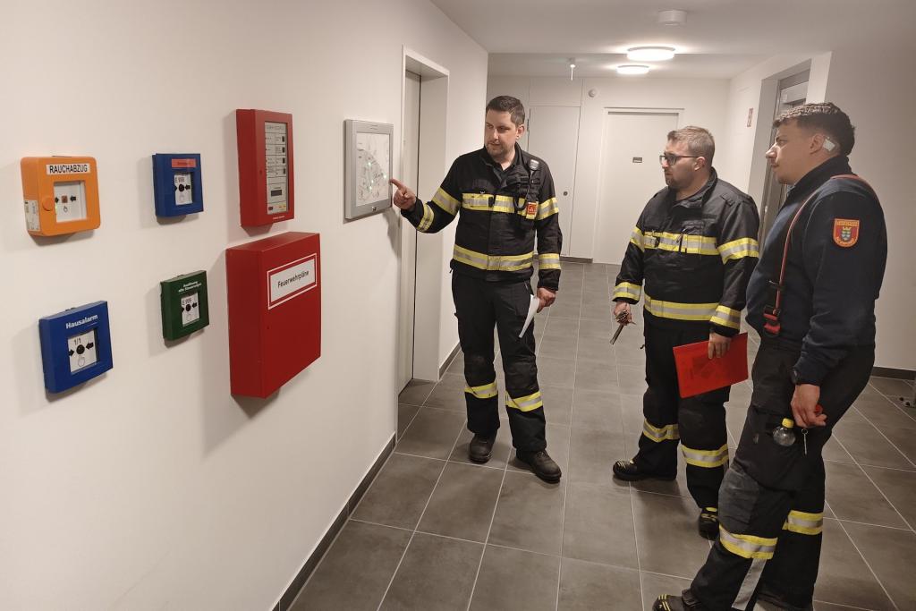 FF Wr. Neustadt: Ein Viertel Grün - weitere Schulung für Einsatzkräfte