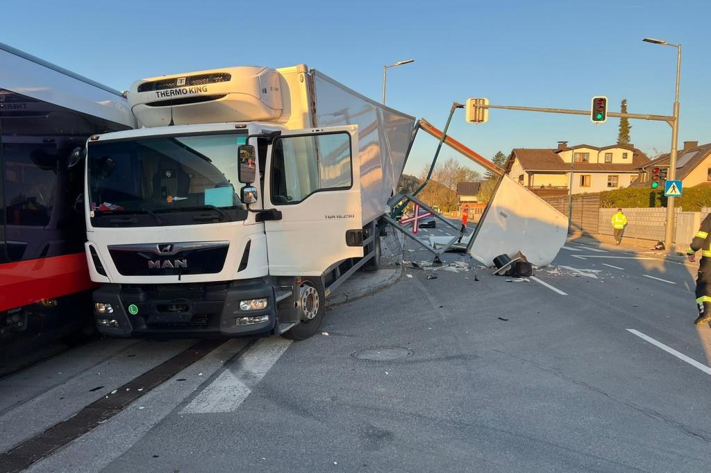 FF Pernitz: Verkehrsunfall mit Zugbeteiligung
