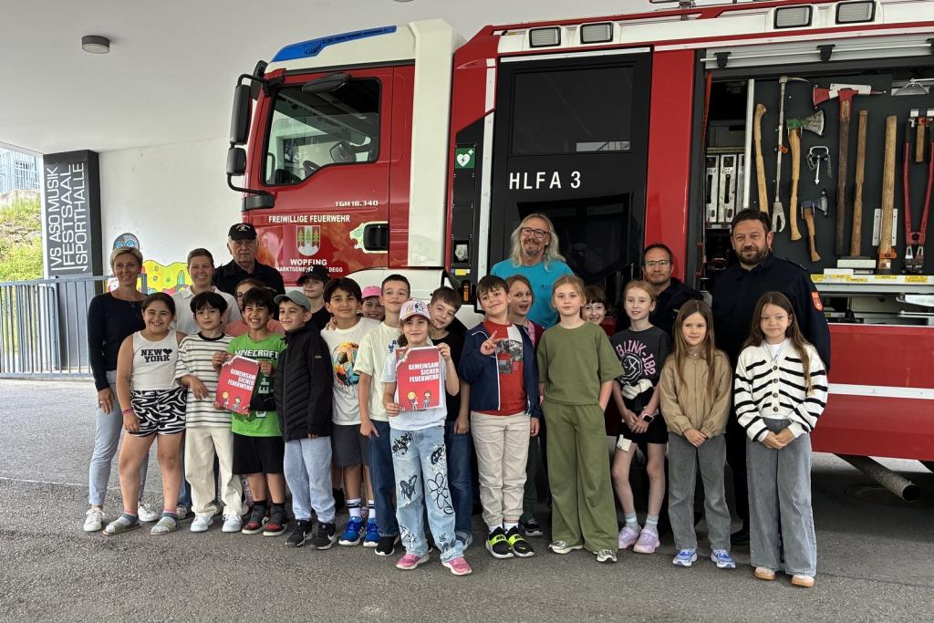 FF Wopfing zu Besuch in der ASO und der Volksschule Waldegg