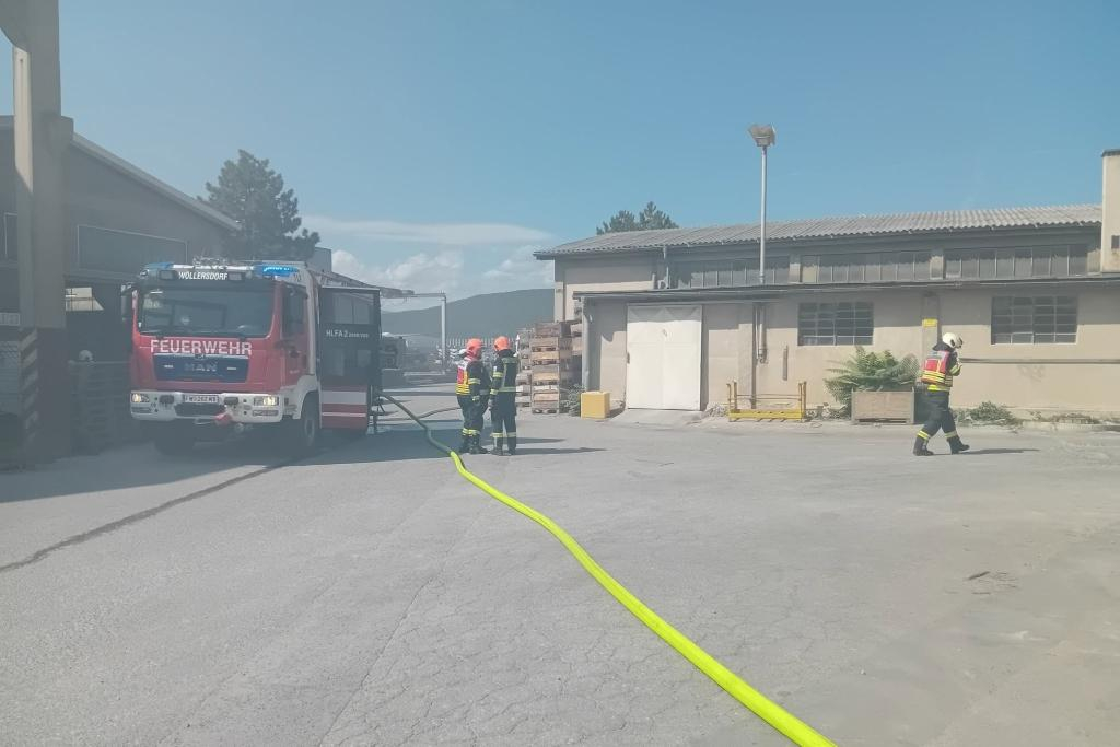 Brand einer Maschine in einem Industriebetrieb in Wöllersdorf